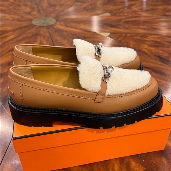 Hermes Icone Shearling loafer new in box - Picture 2 of 11